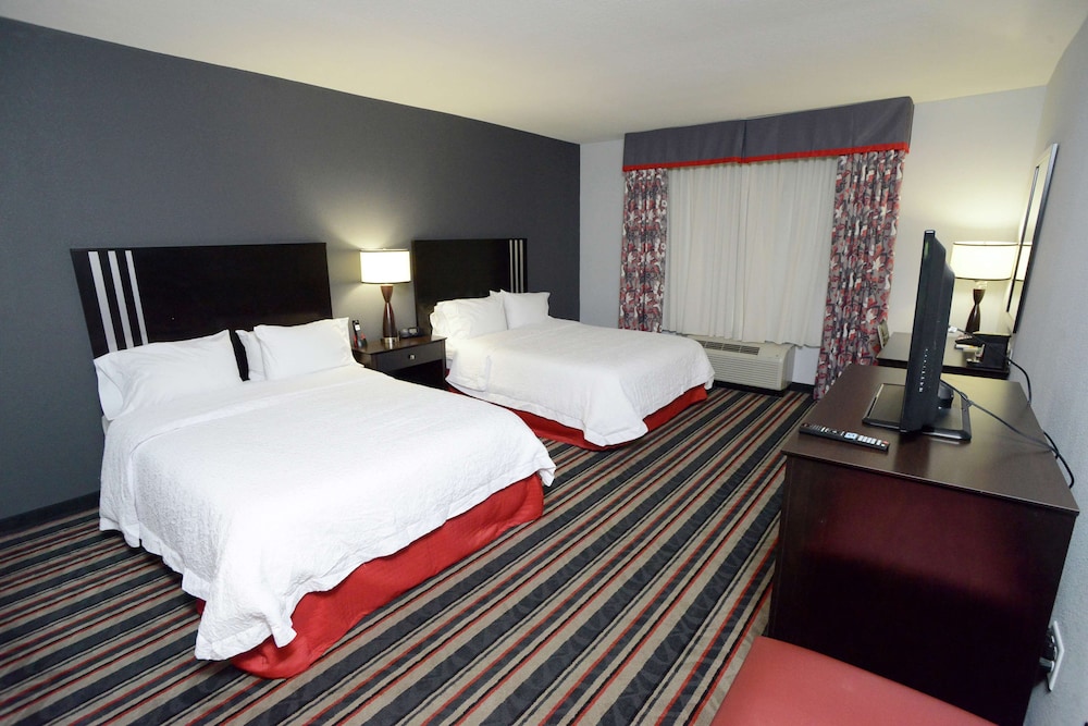 Hampton Inn & Suites Albany At Albany Mall - photo 14