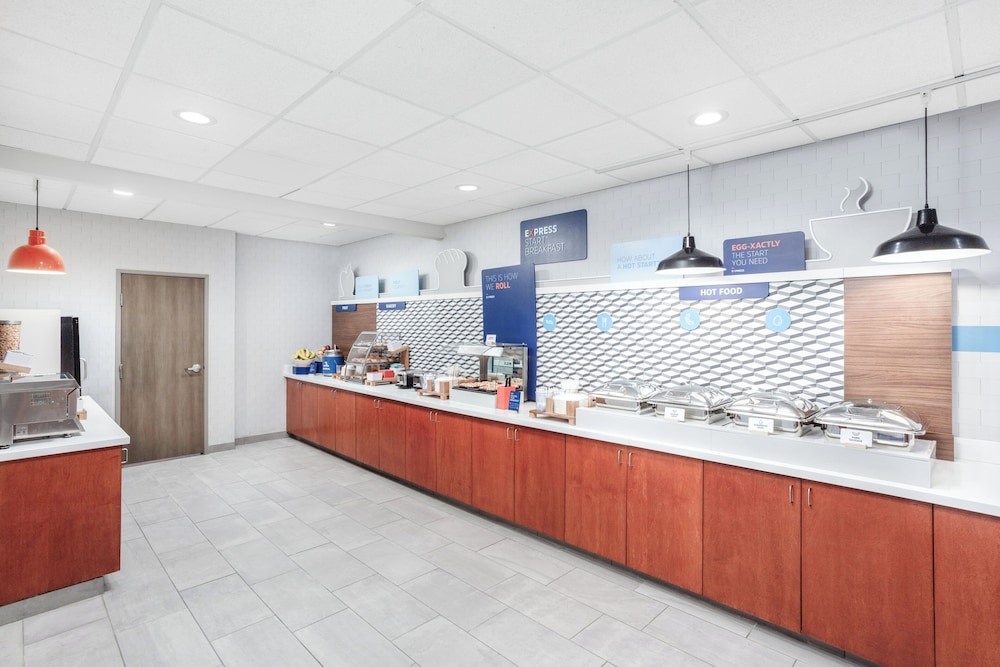 Holiday Inn Express Kearney by IHG - photo 41