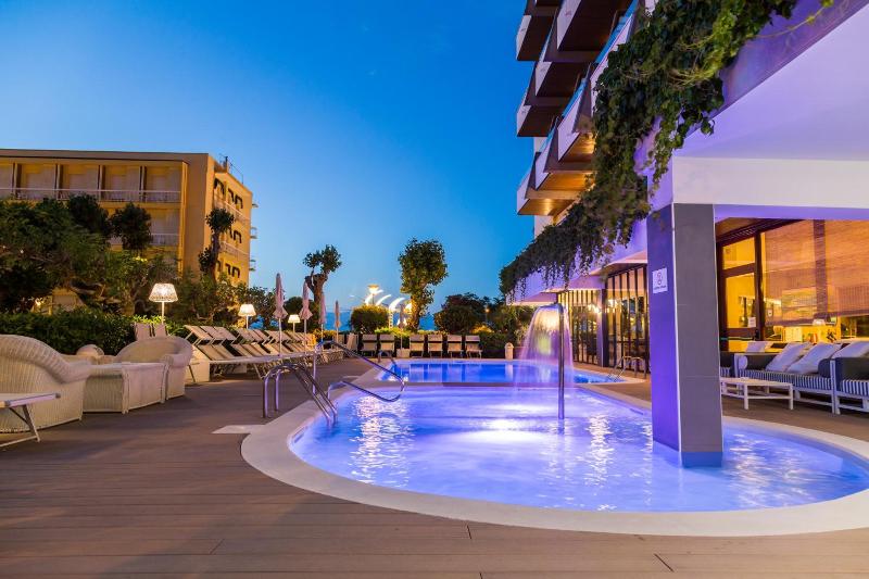 Hotel Alexander — hotel in Gabicce Mare