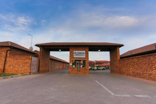 Rudman Townhouses Self catering Accommodation — 4-Star Luxury Hotel in Boksburg, South Africa