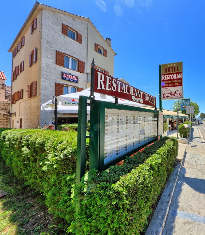 Trogir — hotel in Trogir
