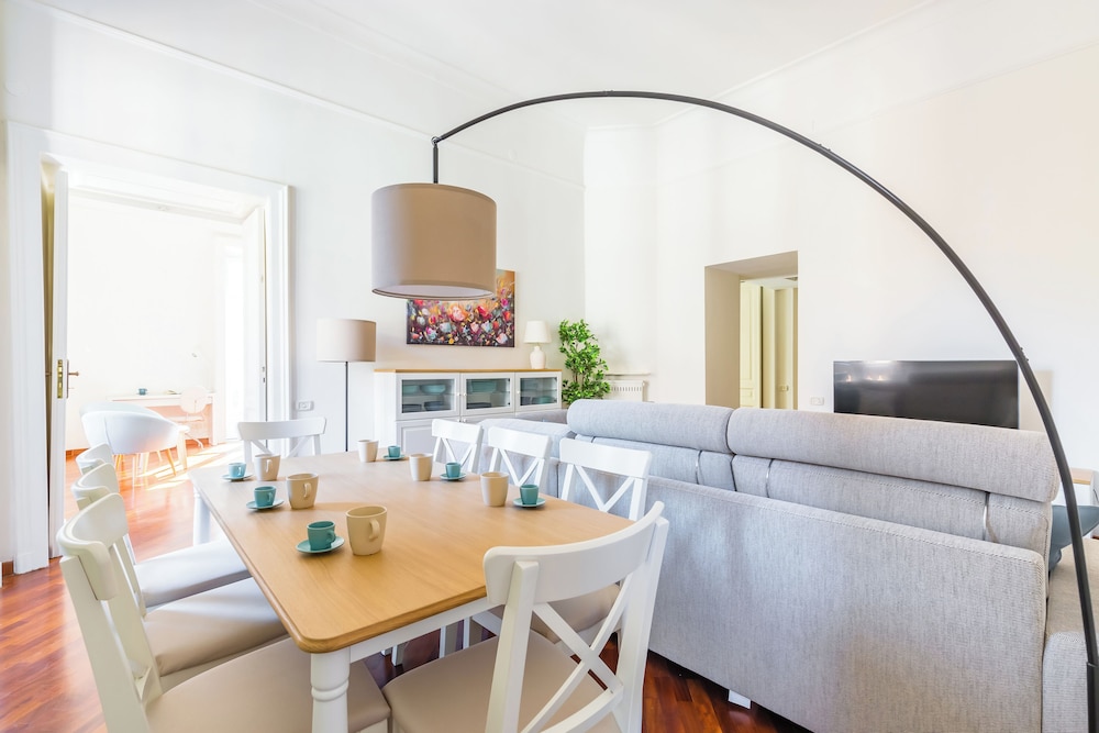 Santa Lucia Apartment by Wonderful Italy — 4-Star Luxury Hotel in Naples, Italy