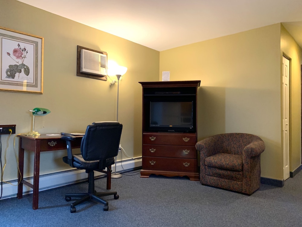 Fred's Inn - photo 22