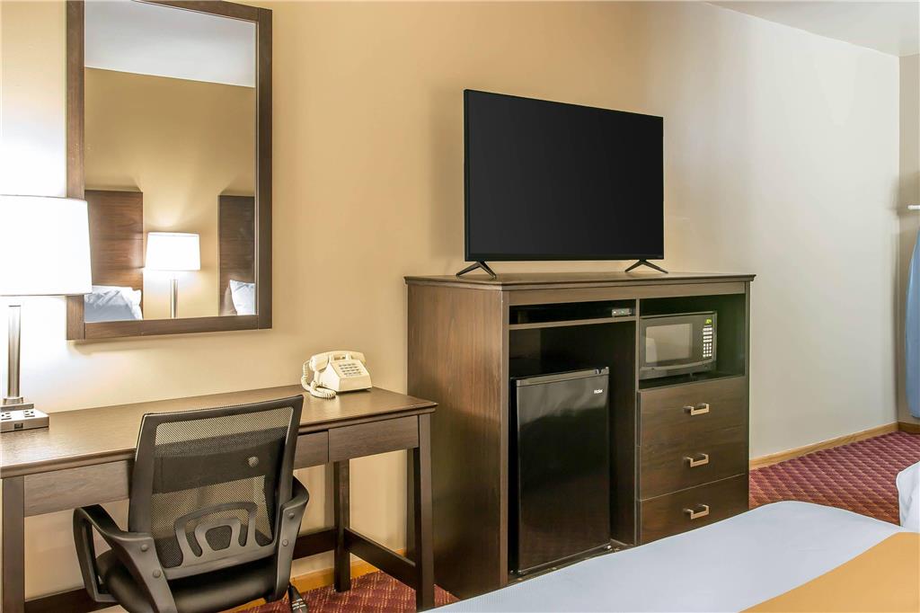 Quality Inn & Suites Houghton Downtown - photo 15