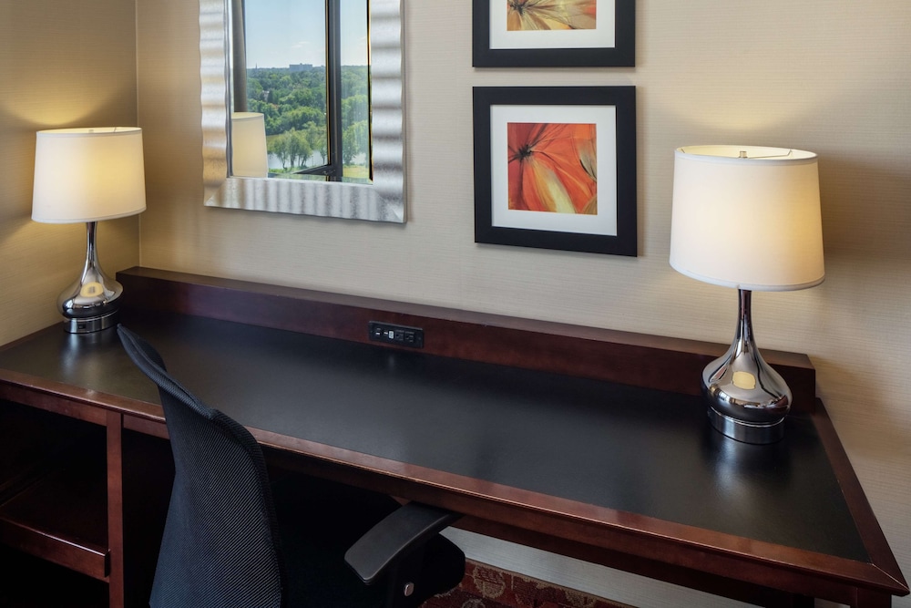 DoubleTree by Hilton Cherry Hill Philadelphia - photo 10