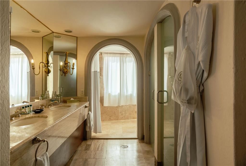Presidential Suite bathroom