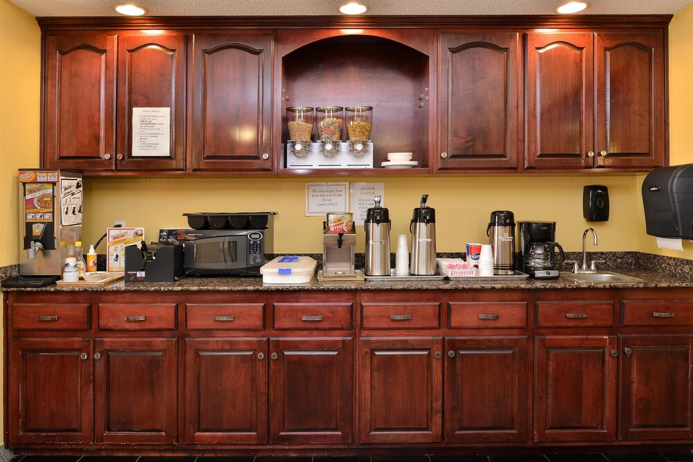 Executive Inn & Suites Breaux Bridge LA - photo 15