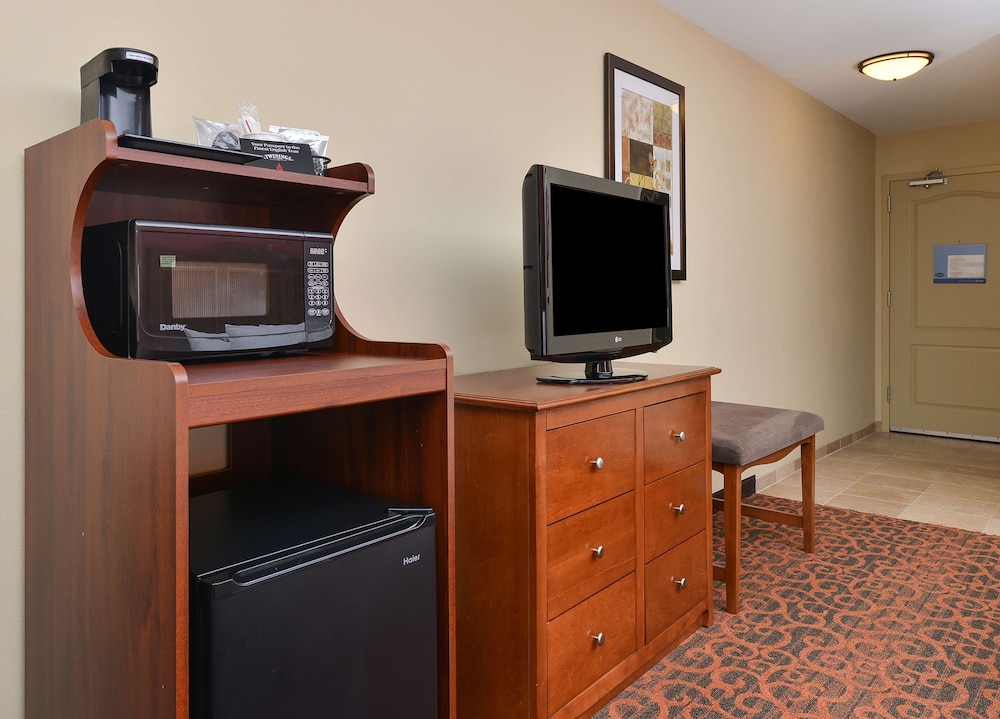 Hampton Inn Muscatine - photo 18