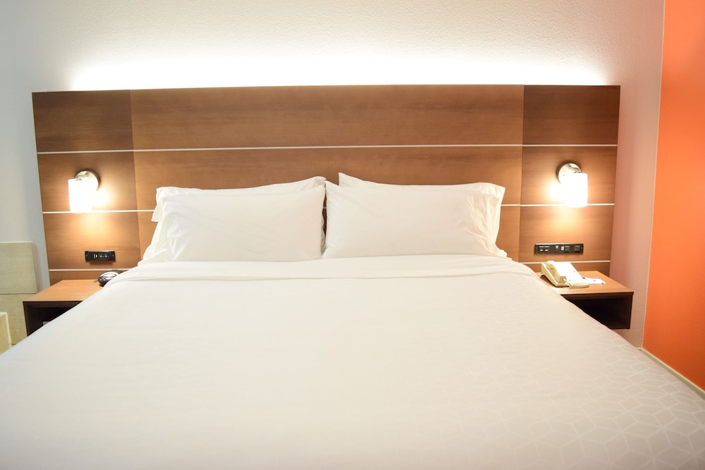 Holiday Inn Express Hotel & Suites West I 10 by IHG - photo 20