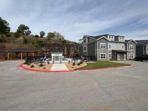 Serenity at the Vineyards — 4-Star Luxury Hotel in Branson, United States