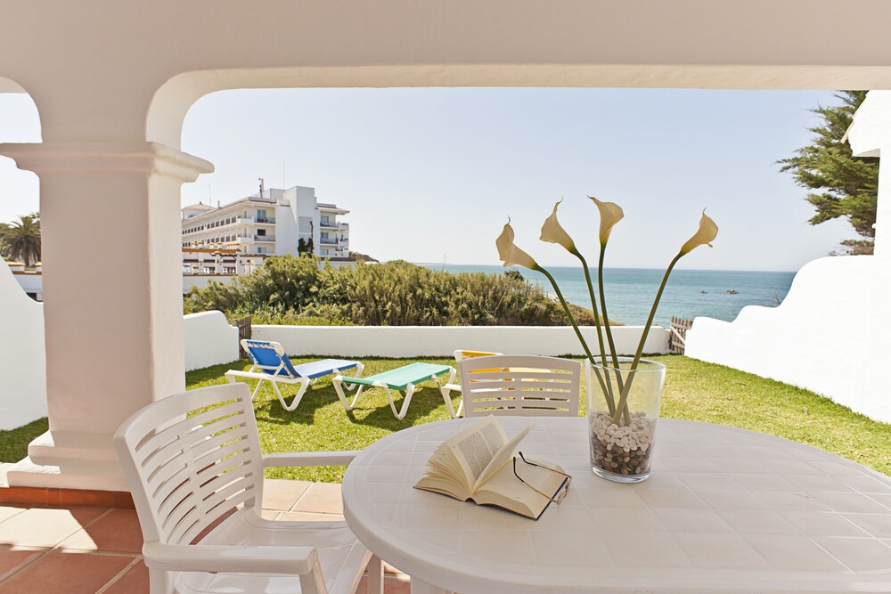 Villas Flamenco Beach Conil — 4-Star Luxury Hotel in Conil De La Frontera, Spain