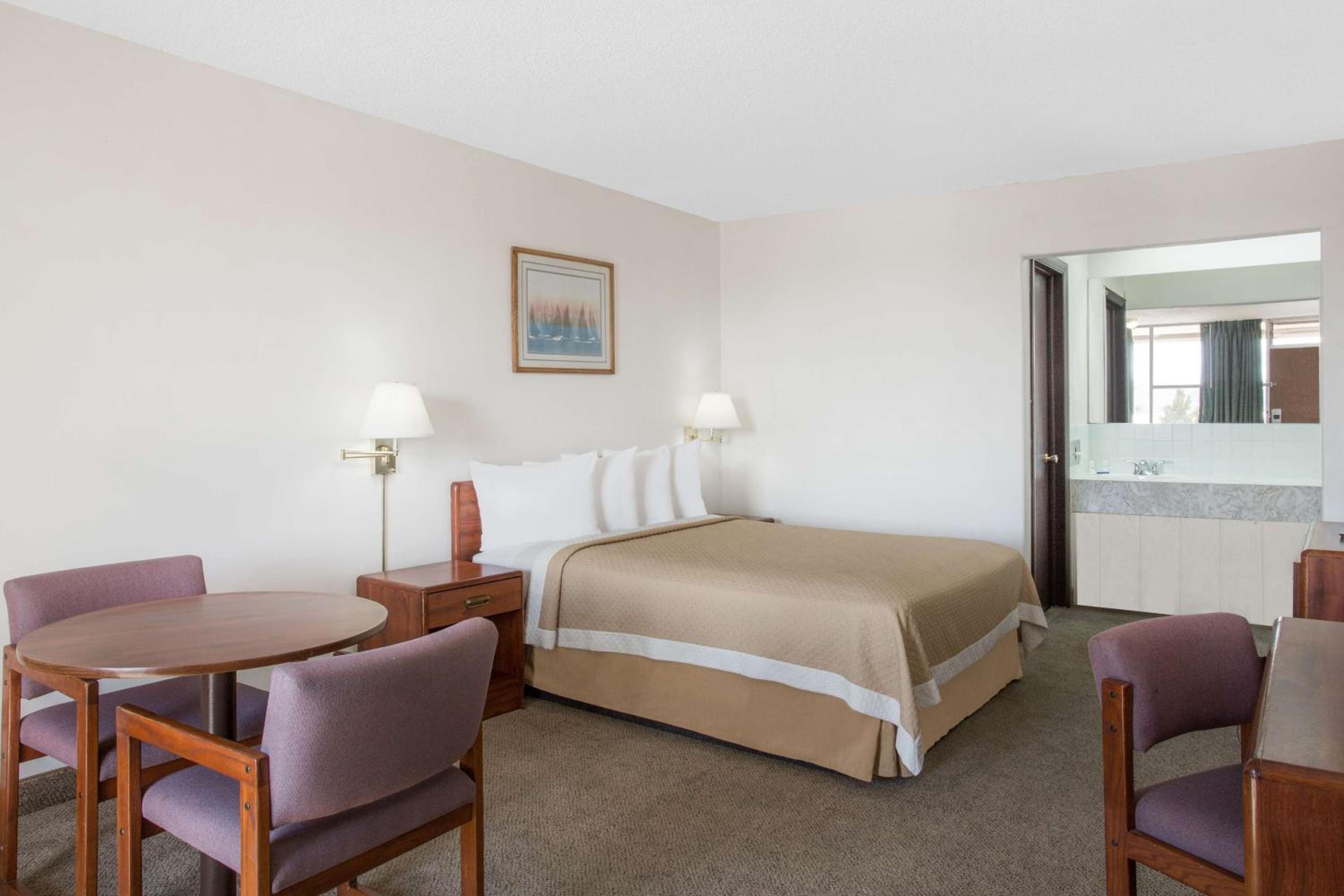 Baymont by Wyndham Rock Springs - photo 14