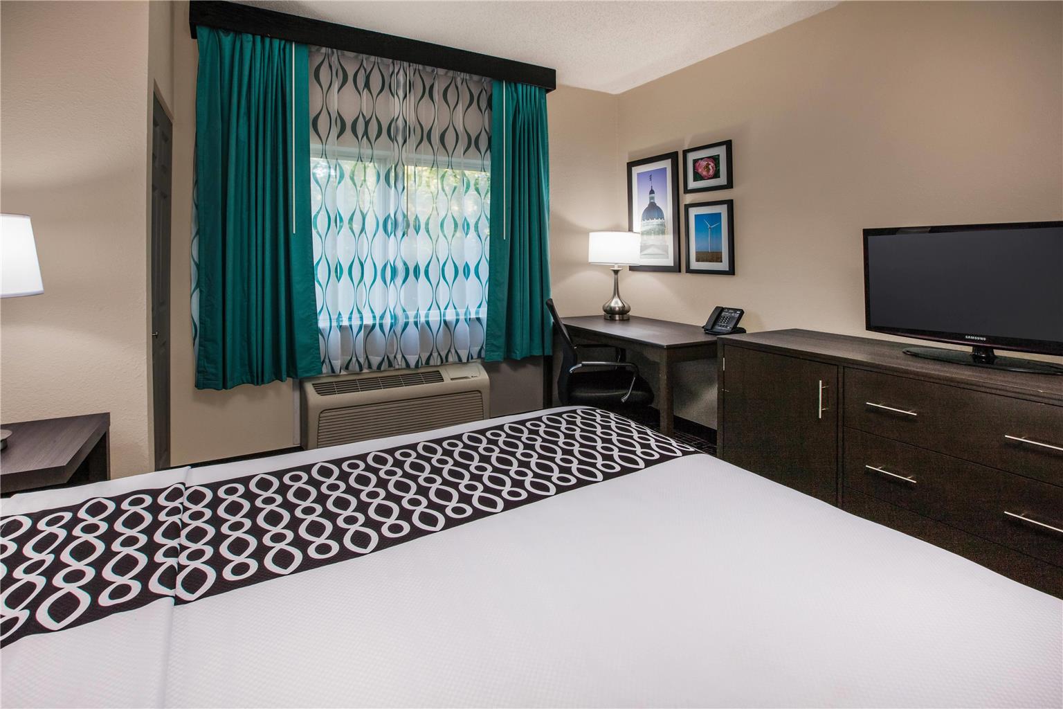 La Quinta Inn by Wyndham Indianapolis North at Pyramids - photo 10