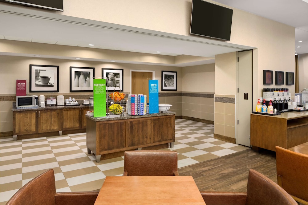 Hampton Inn & Suites Clayton St. Louis Galleria Area - photo 29