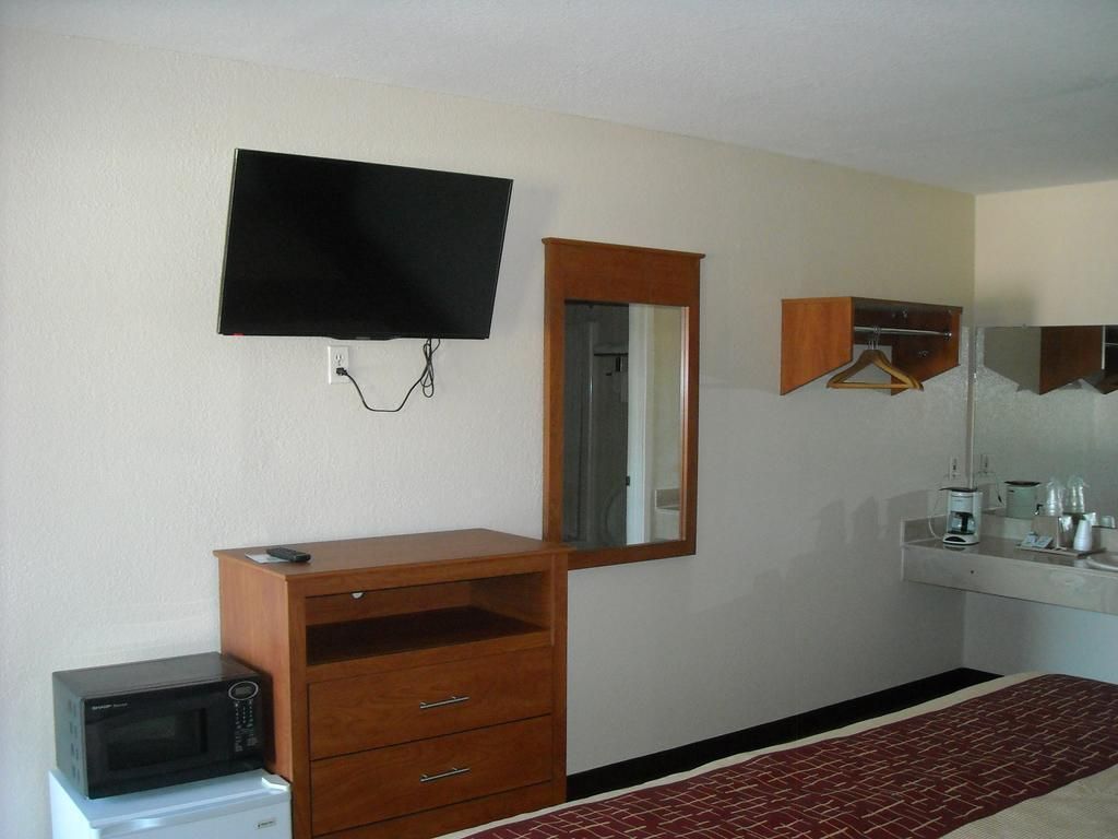 Bastrop Inn - photo 6