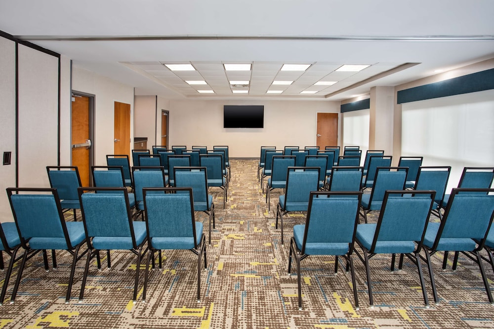 Hampton Inn & Suites Cape Coral Fort Myers Area FL - photo 41