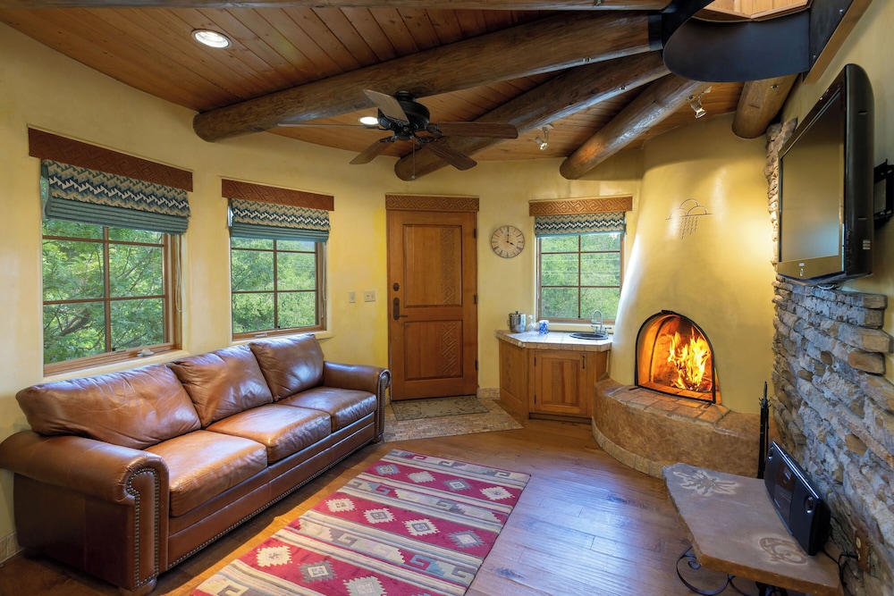 Inn on La Loma Plaza - photo 42