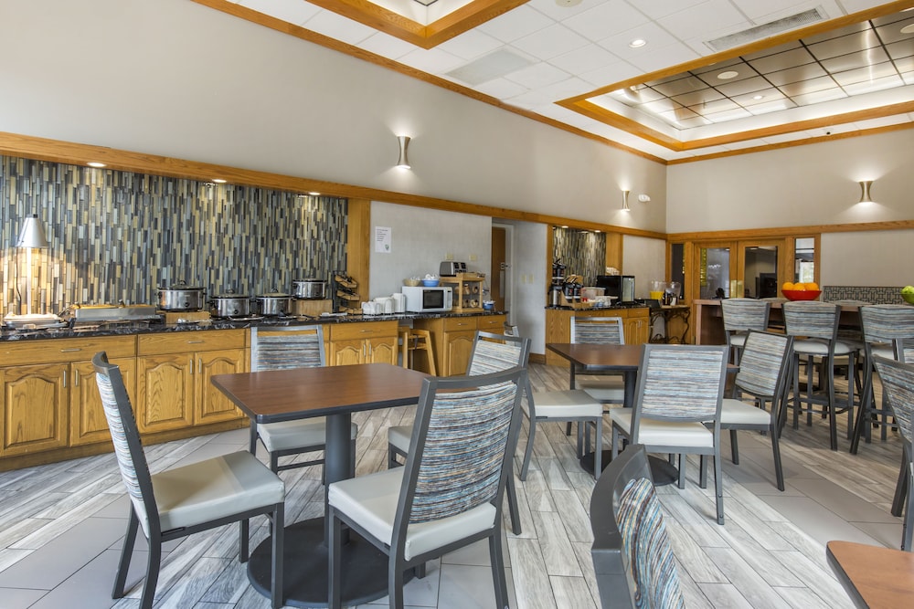 Greenstay Hotel & Suites - photo 43