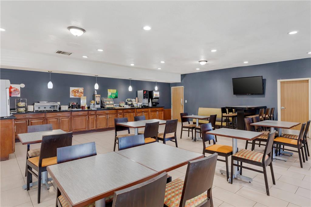 Quality Inn & Suites Denver Airport Gateway Park - photo 35