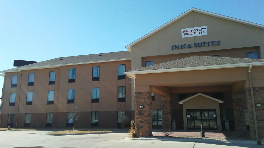 Holiday Inn Express & Suites Junction City by IHG - photo 28