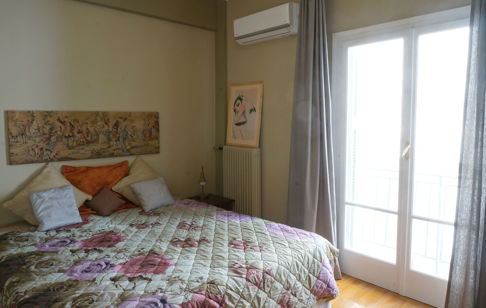 The Belgian Connection in Koukaki — 4-Star Luxury Hotel in Athens, Greece