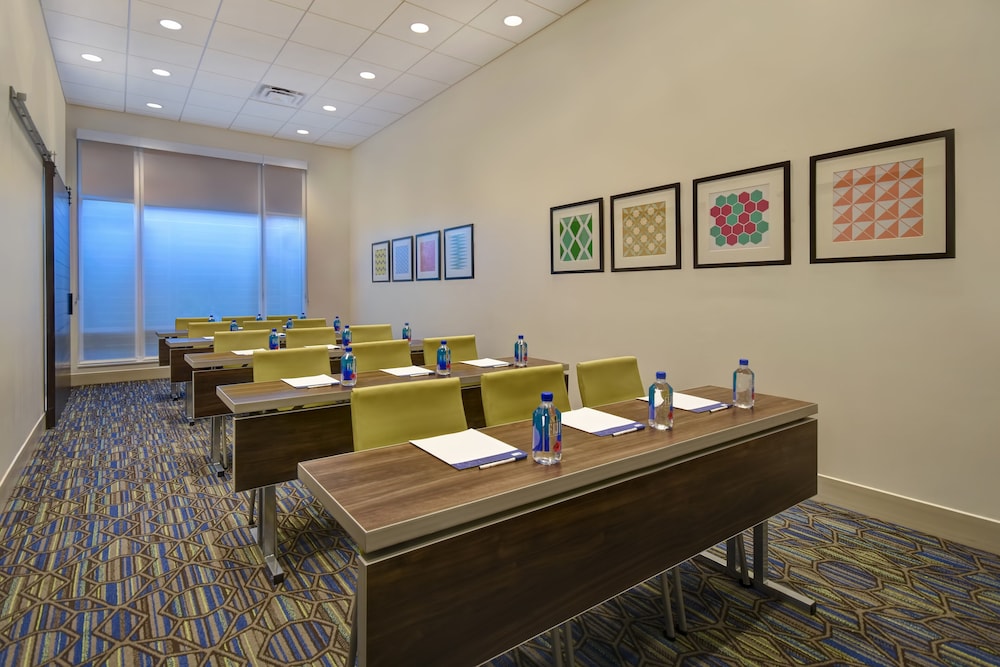 Holiday Inn Express & Suites Galveston Beach by IHG - photo 36