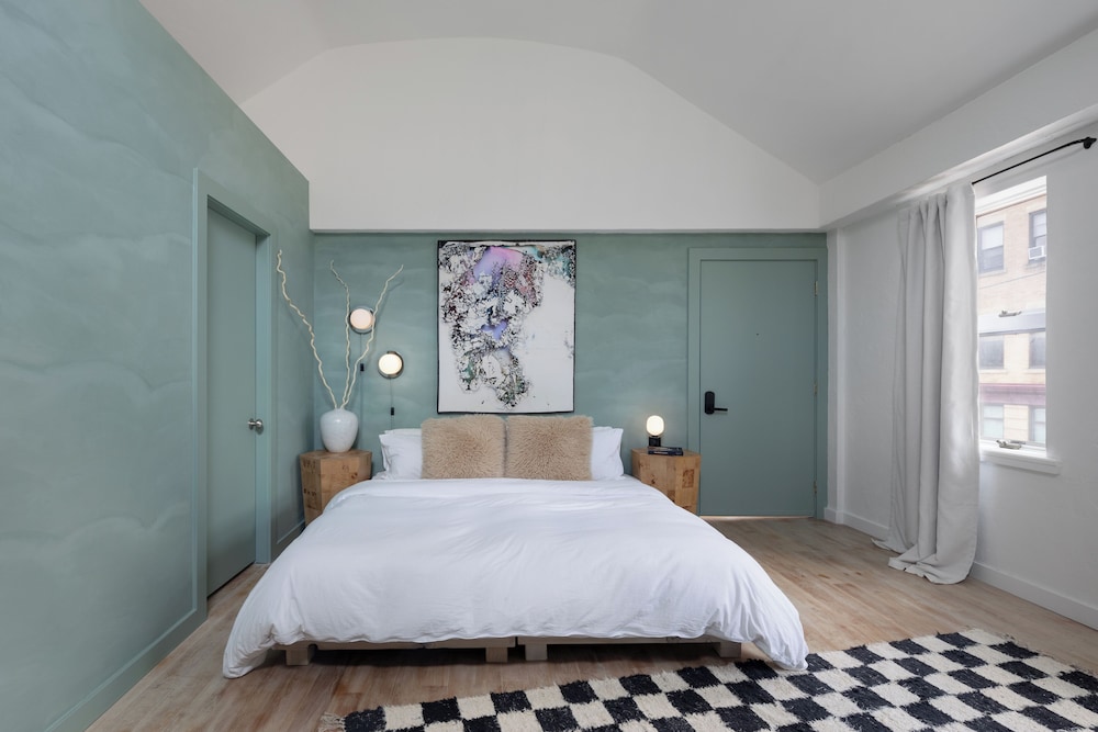 The Trail in Adams Berkshires Art Hotel - photo 10