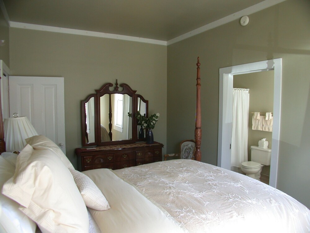 Nicholson House at Beaujolais - photo 17