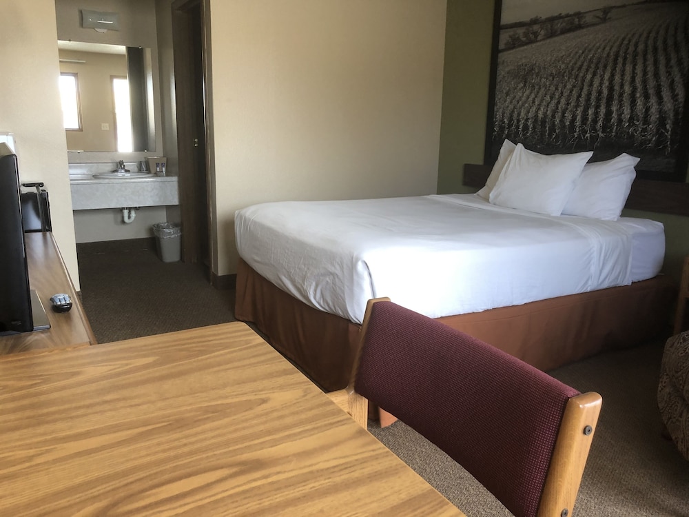 Americas Best Value Inn Onawa - photo 15