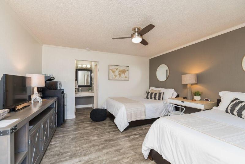 Shell Beach Inn - photo 80