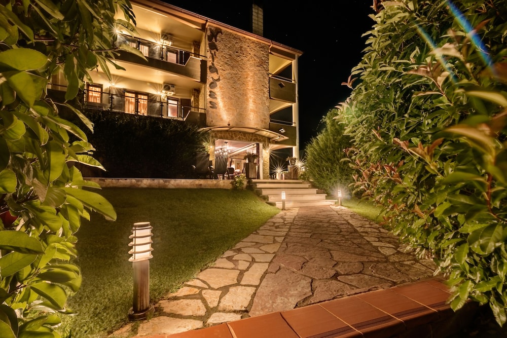 Naiades Hotel — 4-Star Luxury Hotel in Aridaia, Greece