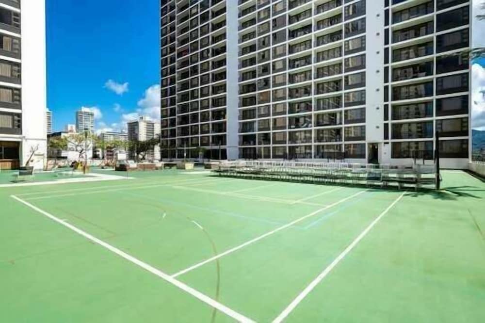 Waikiki Banyan High Level Condo with Private Lanai by Koko Resort Vacation Rentals - photo 92