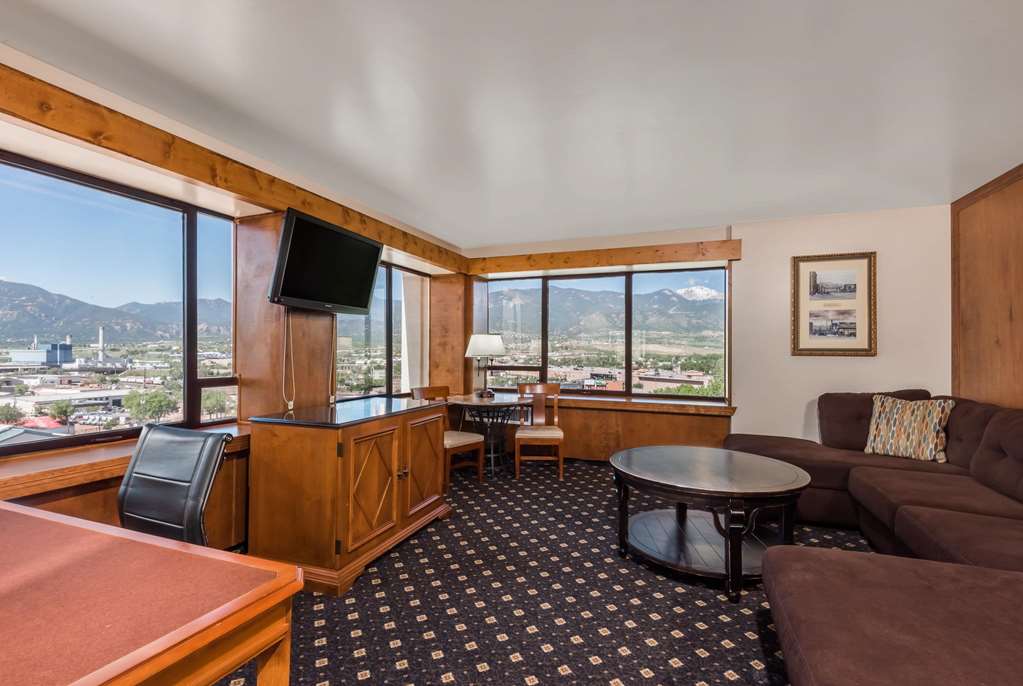 The Antlers a Wyndham Hotel - photo 20