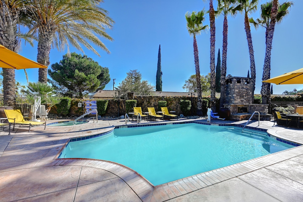La Bellasera Hotel & Suites Paso Robles Tapestry by Hilton - photo 52