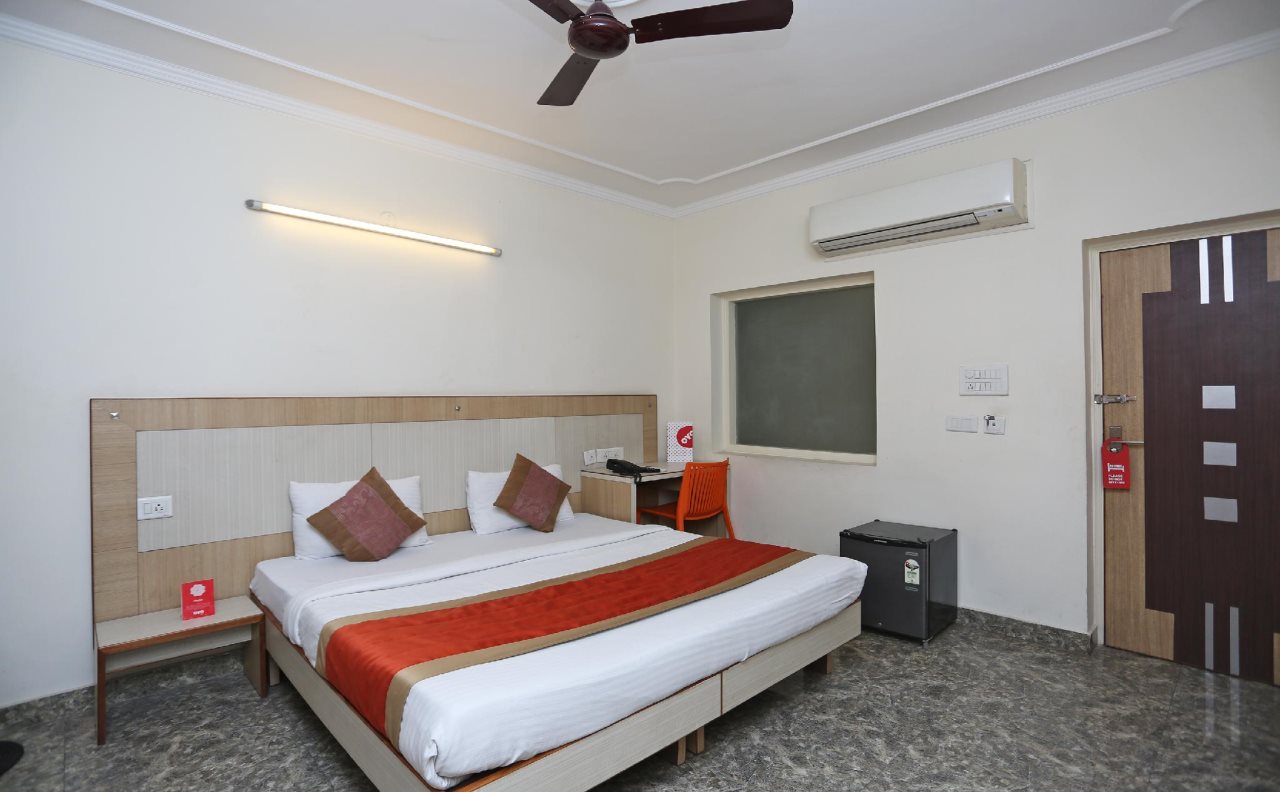 Oyo Rooms 752 Huda City Centr in Delhi, India