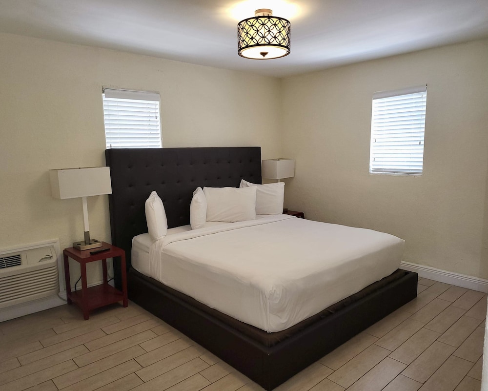 Chateau Mar Beach Resort - photo 10