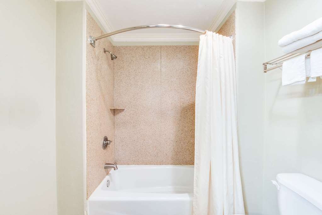 Knights Inn Van Horn - photo 5