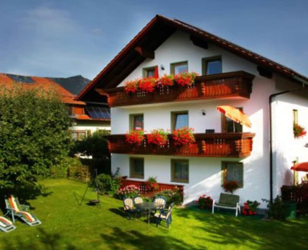 Ferienwohnungen Schmid — 4-Star Luxury Hotel in Lam, Germany