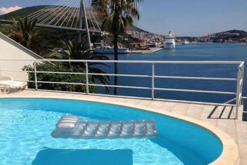 Apartments Lozica Studio Apartment with Terrace and Sea View