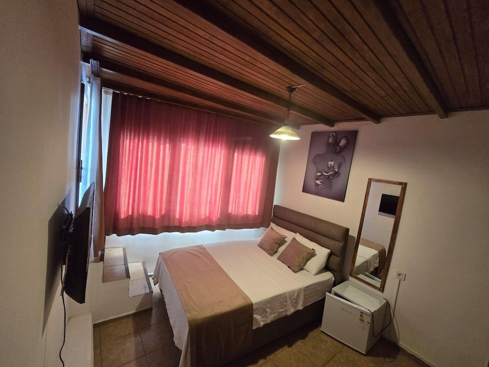 Qmeydann — Ayvalik — photo 5
