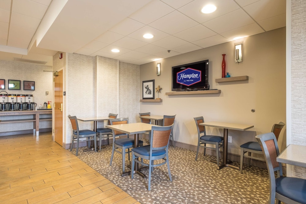 Hampton Inn Freeport Brunswick - photo 41