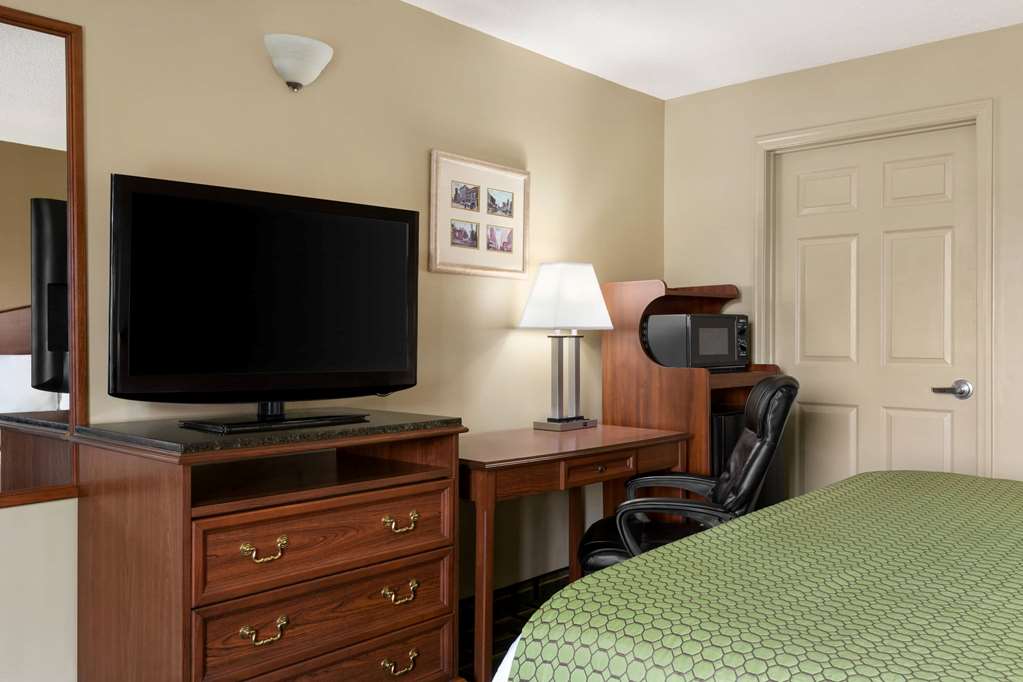 Baymont by Wyndham Warner Robins - photo 24