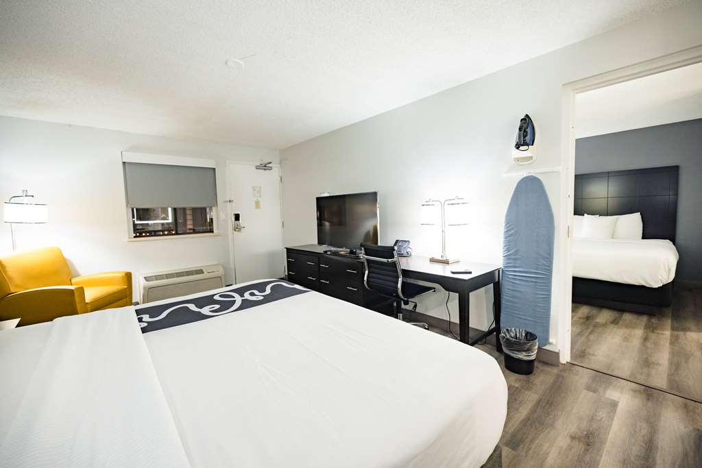 La Quinta Inn by Wyndham Tampa Near Busch Gardens - photo 39