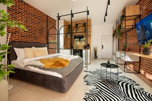 The White Queen Amazing Central Studio with Dambovita View — 4-Star Luxury Hotel in Bucharest, Romania