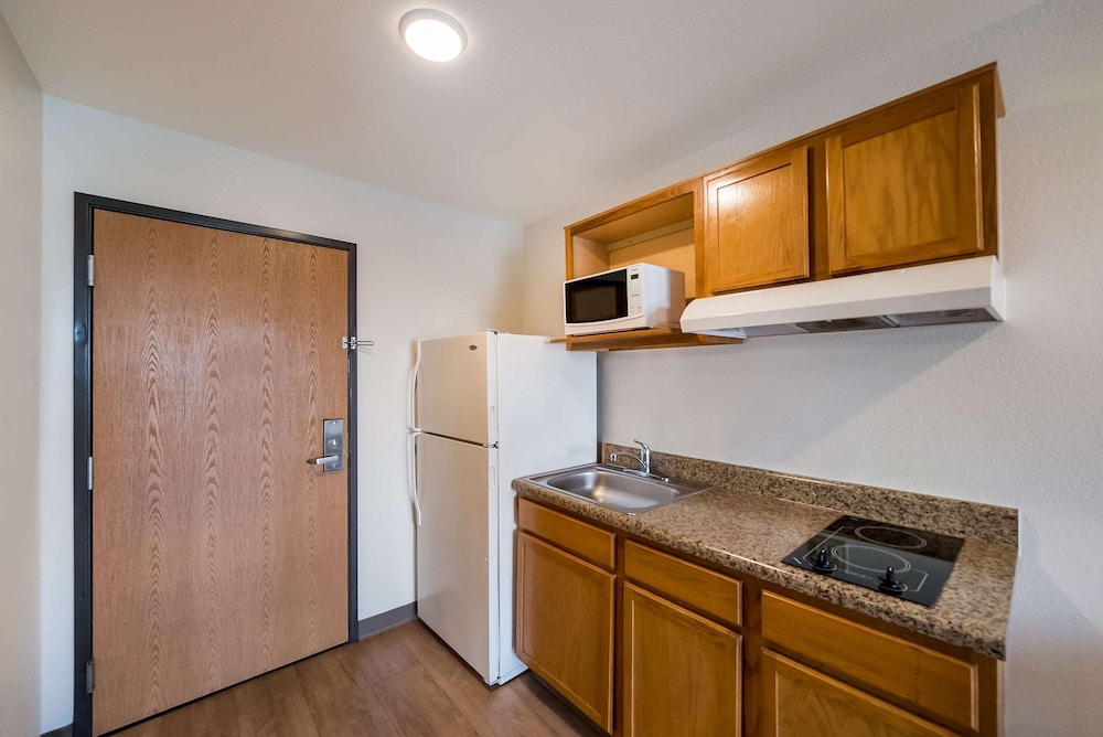 WoodSpring Suites Fort Worth Fossil Creek - photo 32