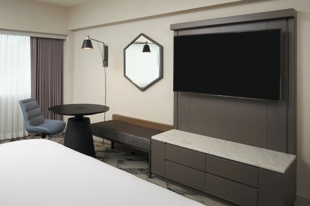 Sheraton Detroit Novi Hotel - photo 8