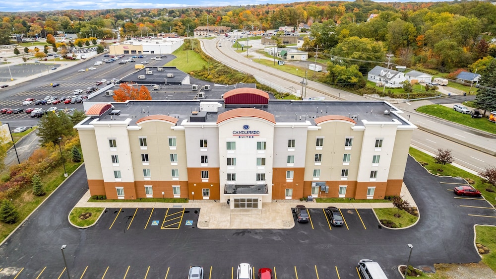Candlewood Suites Erie by IHG - photo 22