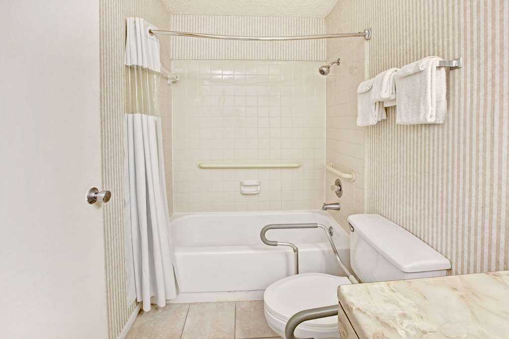 Knights Inn South Houston - photo 6