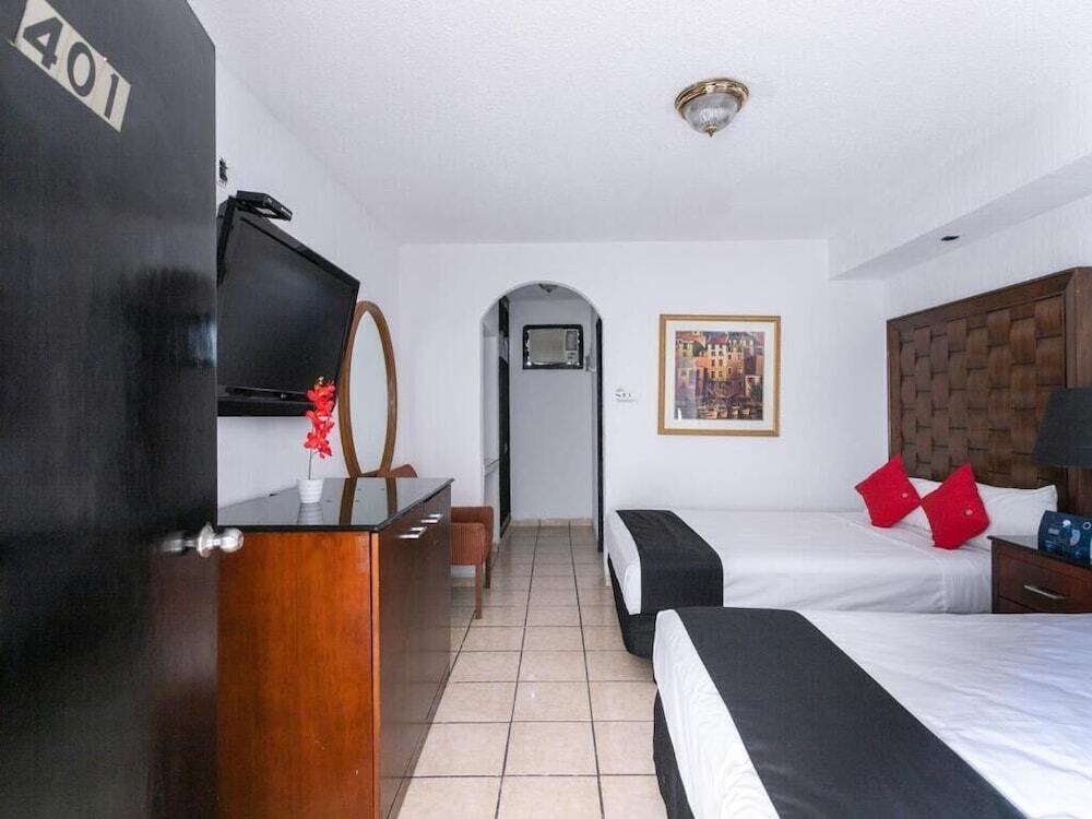 Hotel Zona Dorada Suites — Mazatlan