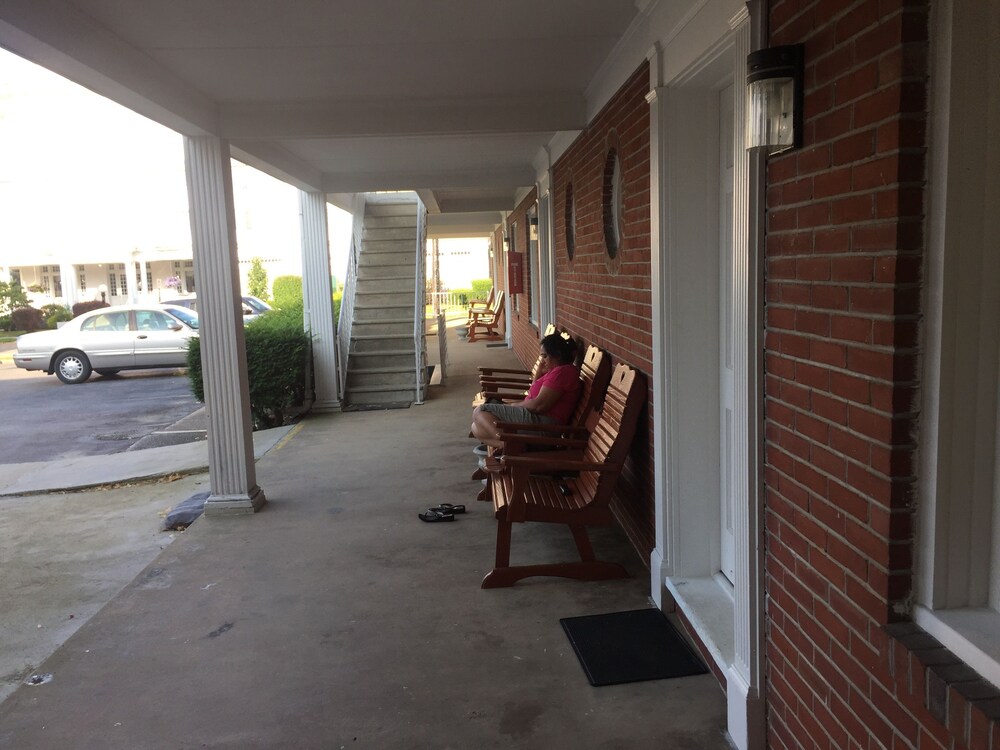 Motel Townhouse - photo 2